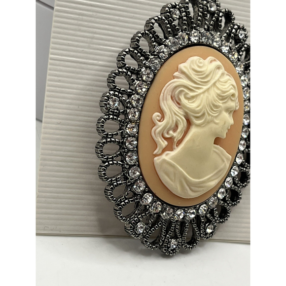 VTG SILVER TONE Pendant Brooch Oval Cameo PEACH Background Fashion Jewelry NEW - Picture 7 of 16